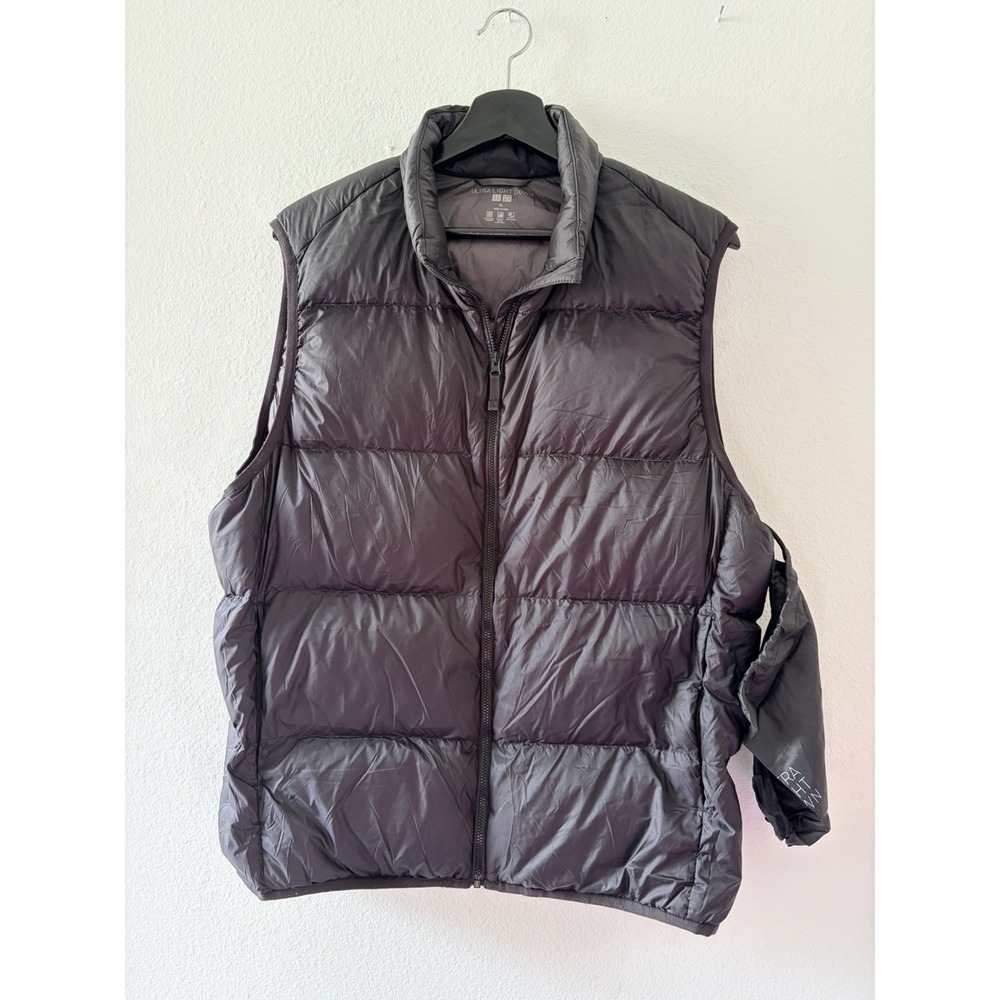 Uniqlo Ultra Light Down Vest Mens XL Black Packable Puffer Full Zip Winter